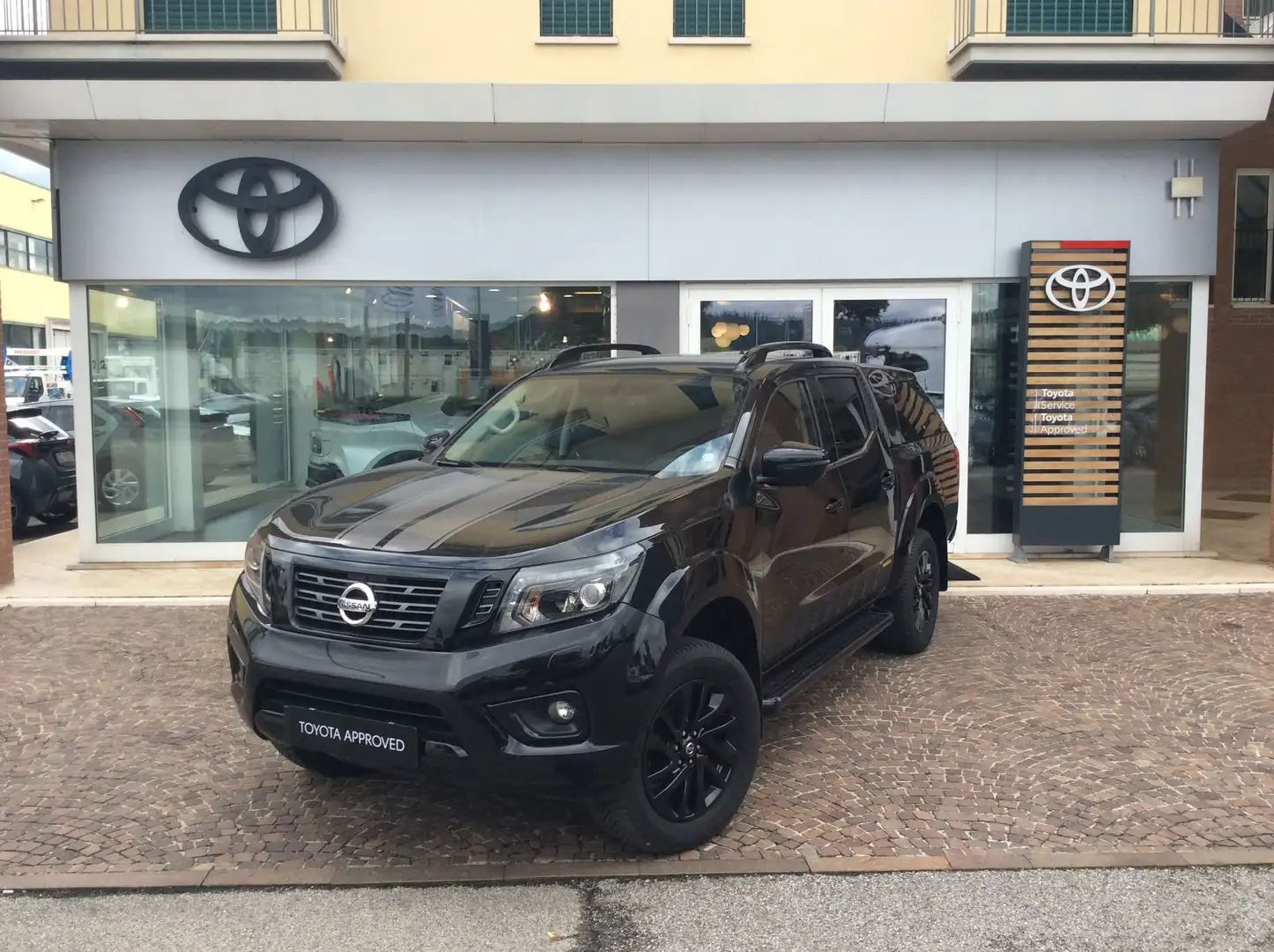 Nissan Navara Navara 2.3 dCi 190 CV 7AT 4WD Double Cab N-Connec Schwarz - 1