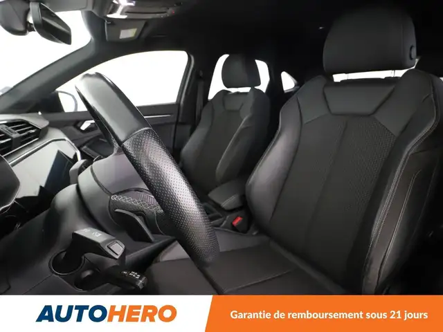 Audi Q3 view 10