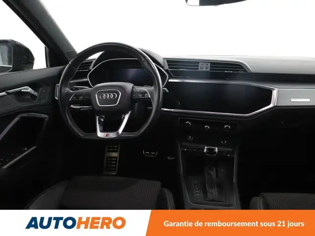 Audi Q3 view 13