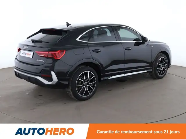 Audi Q3 view 6
