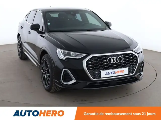 Audi Q3 view 8