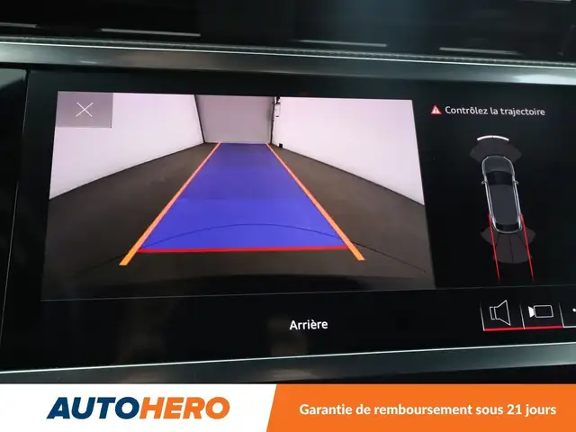 Audi Q3 view 24