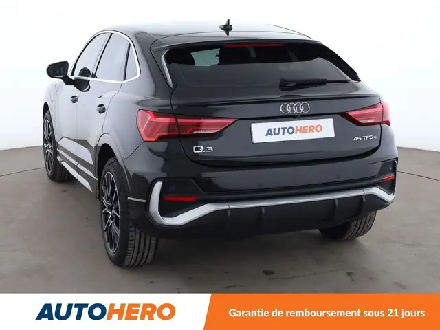 Audi Q3 view 4