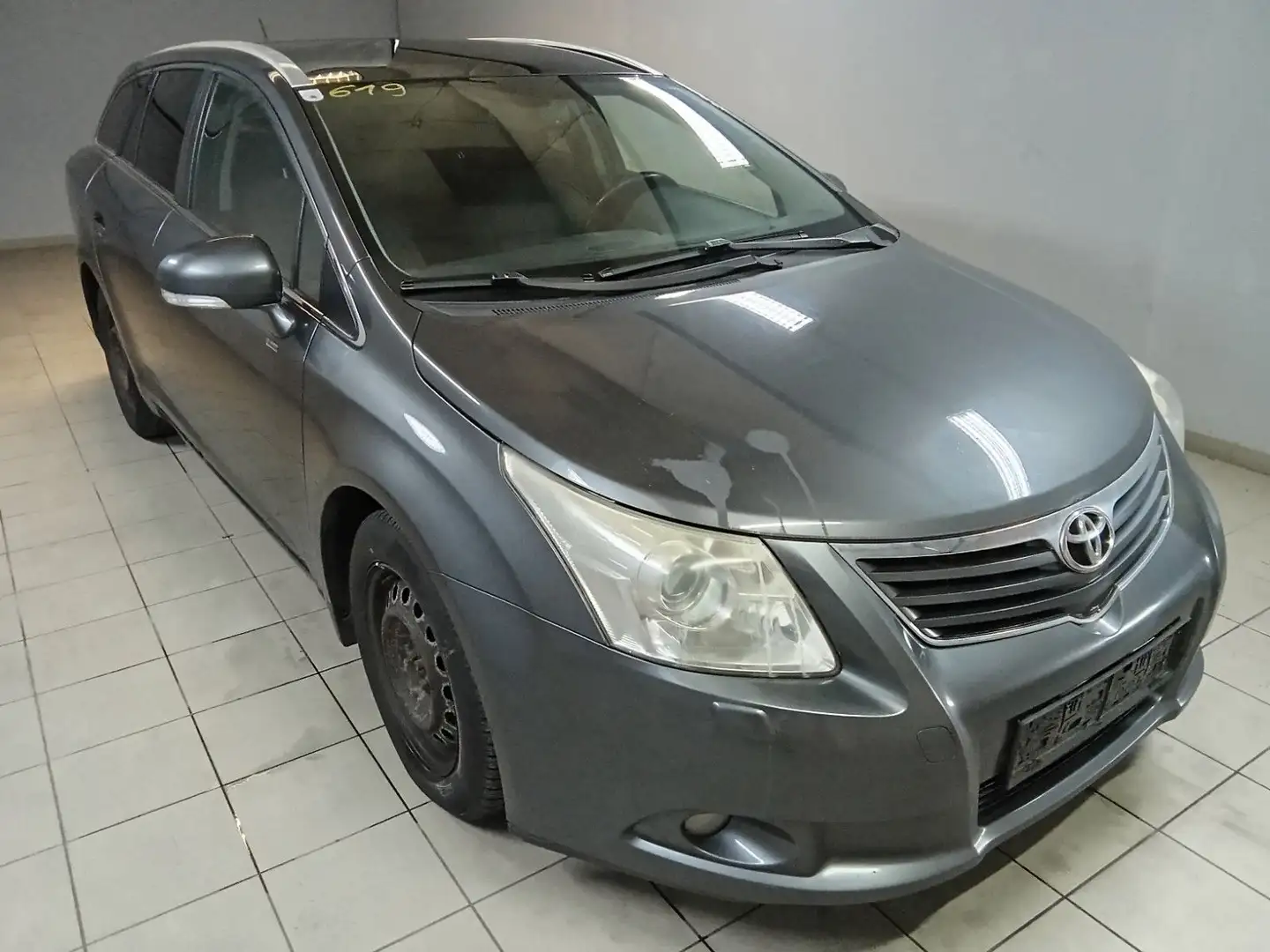 Toyota Avensis Kombi 2.0 D Grau - 2