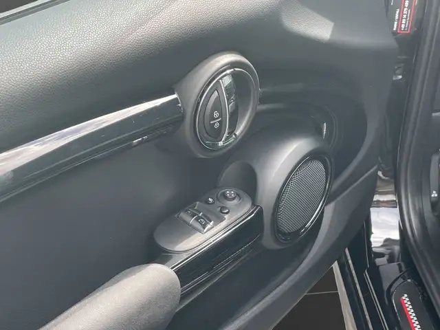 Mini Cooper Cooper view 13