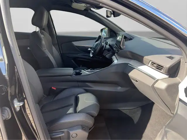 Peugeot 3008 view 9