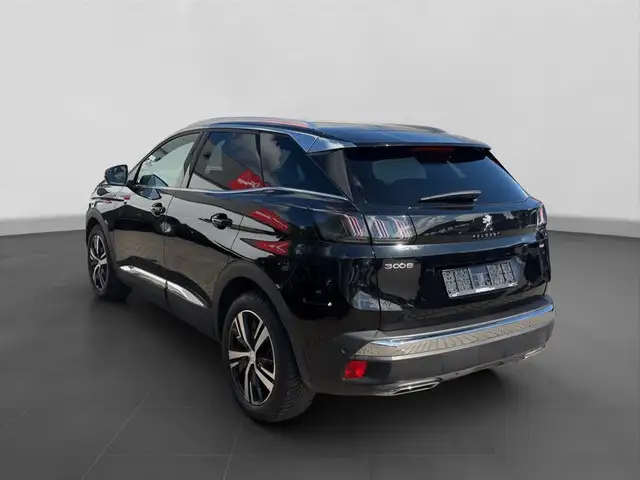 Peugeot 3008 view 3