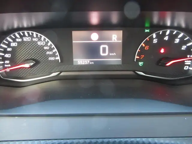 Peugeot 2008 view 8