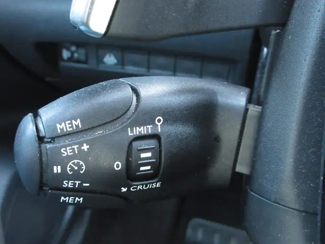 Peugeot 2008 view 17