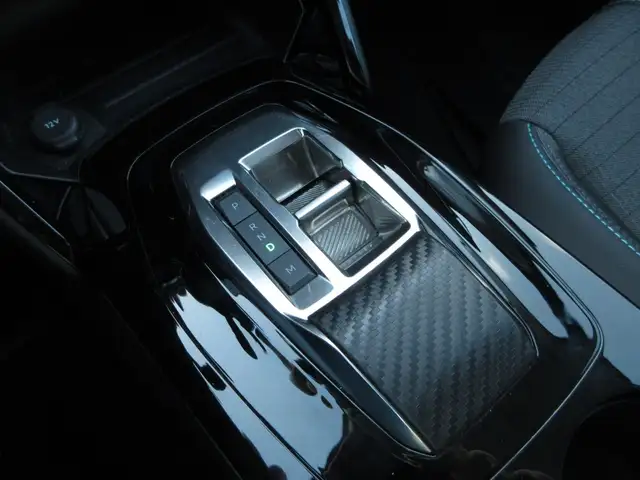 Peugeot 2008 view 16