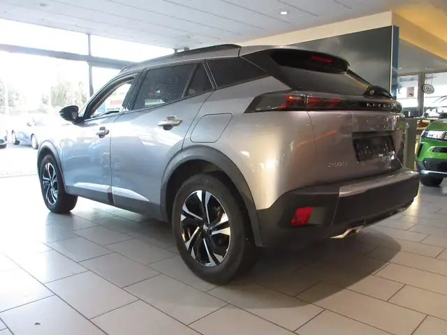 Peugeot 2008 view 5