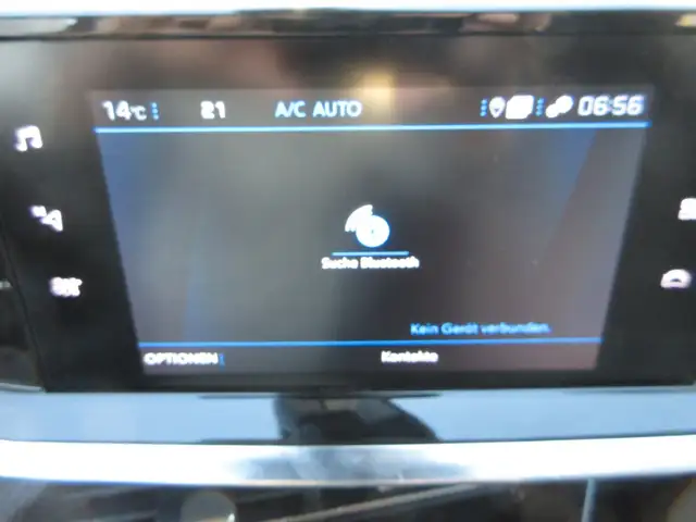 Peugeot 2008 view 13