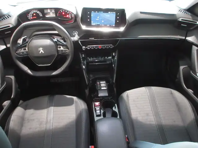 Peugeot 2008 view 6
