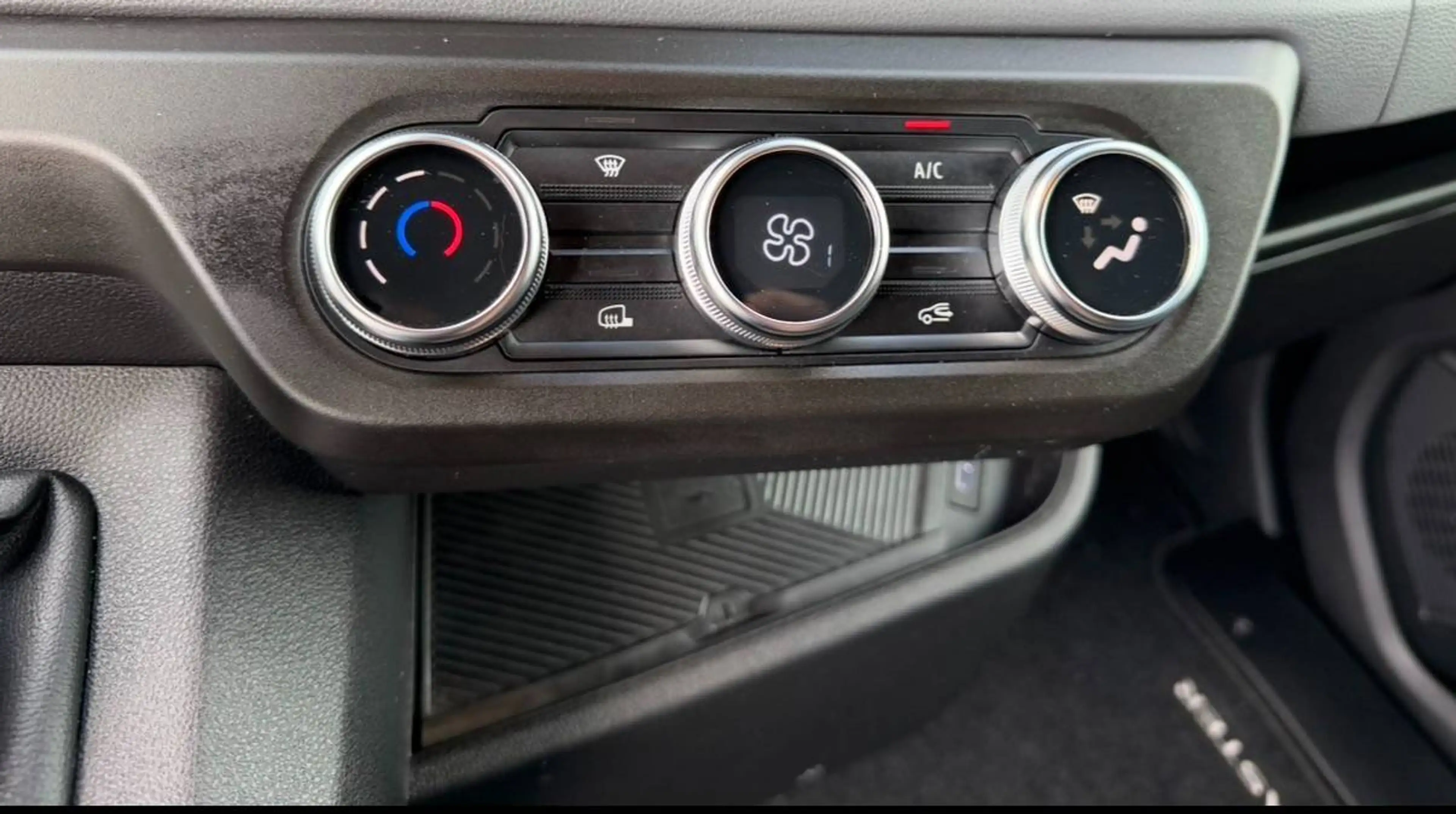 Renault Master 2.0//L2 H2// Carplay//Camera//Dakrek//€25990 Ex Btw — photo 12