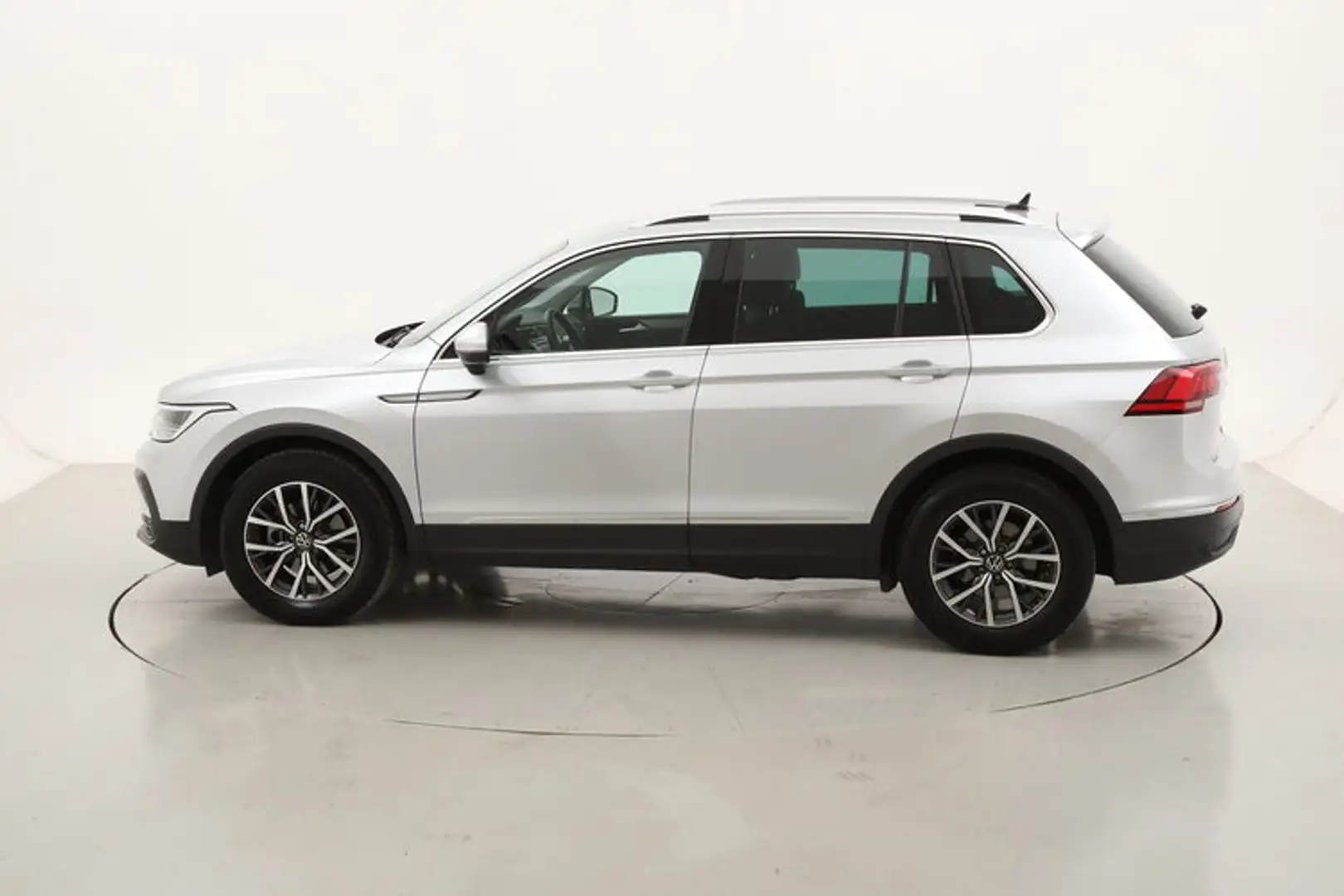 Volkswagen Tiguan Life DSG 1.5 Benzina 150CV Argento - 2