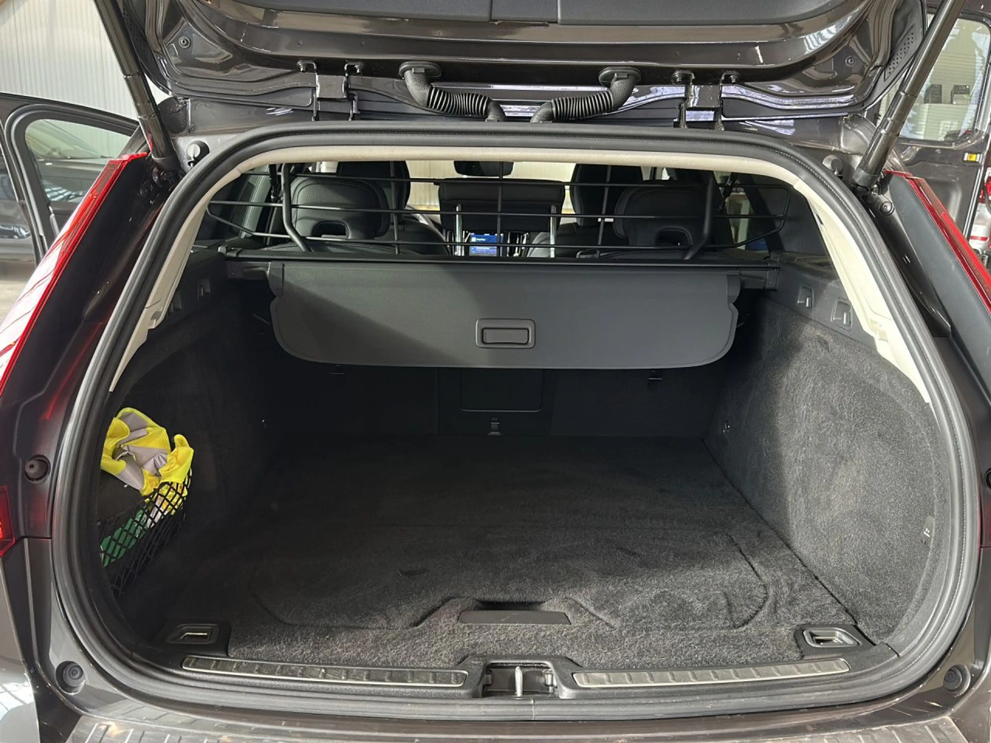 Volvo V60 Cross Country V60 CC Plus AWD Bluetooth LED Vollleder Klima — photo 14