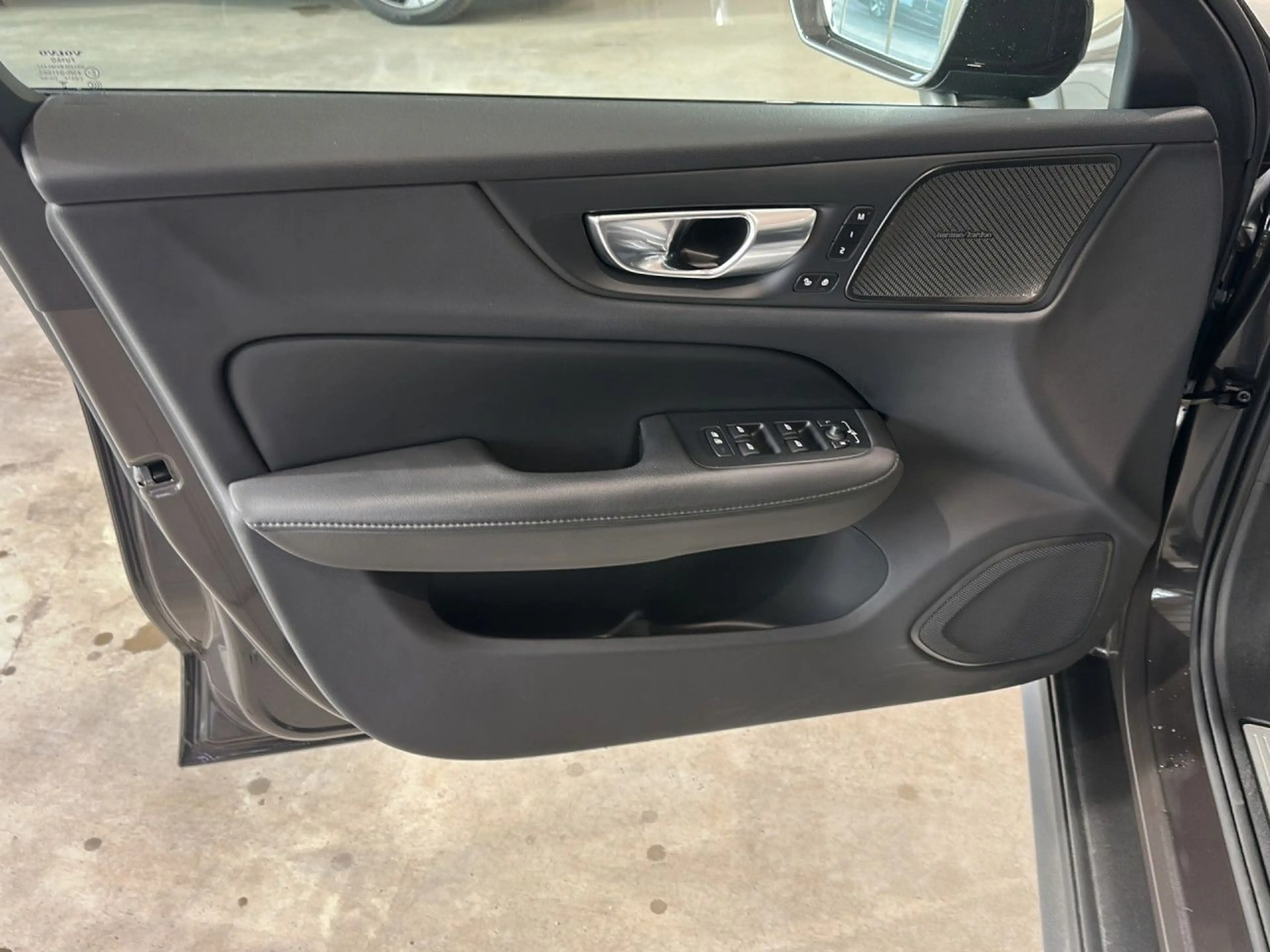 Volvo V60 Cross Country V60 CC Plus AWD Bluetooth LED Vollleder Klima — photo 7