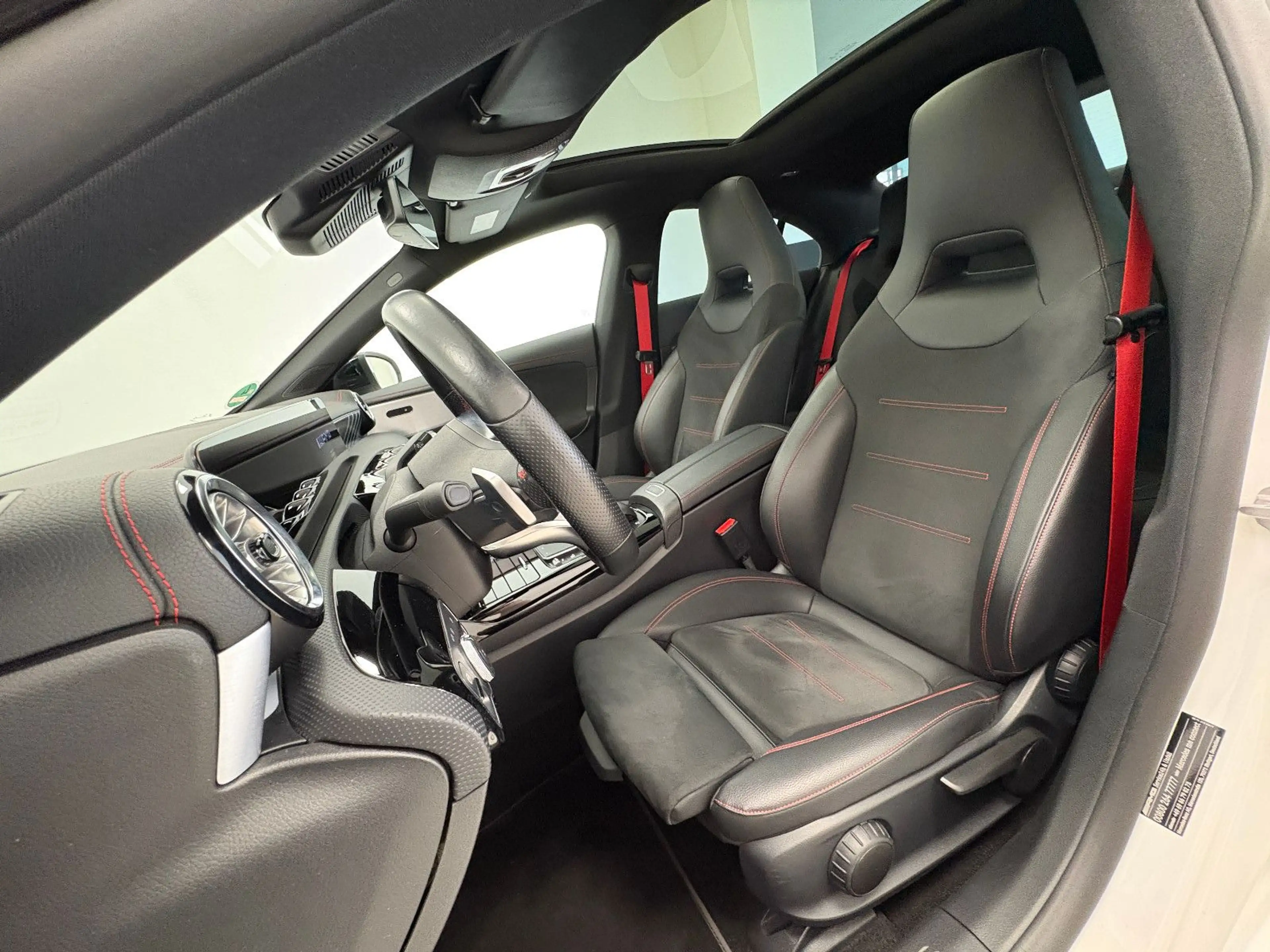 Mercedes-Benz CLA 35 AMG 4Matic *PANO*8-FACH* — photo 12