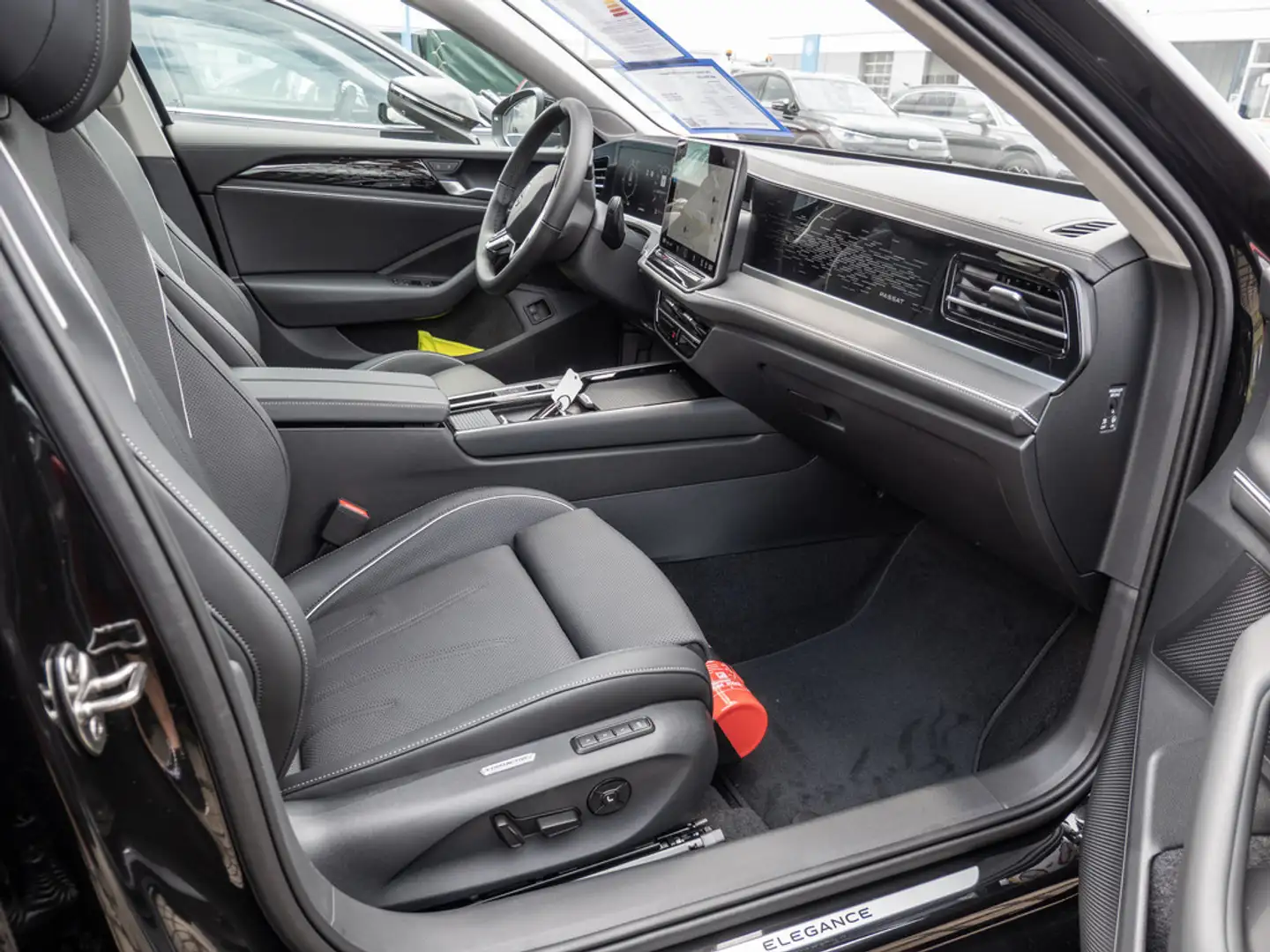 Volkswagen Passat Variant 1.5 TSI eHybrid Elegance ACC Negro - 2