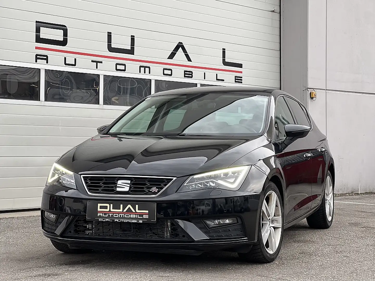 SEAT Leon FR 2.0 TDI Aut./VIRTUAL COCKPIT/NAVI/LED Schwarz - 1