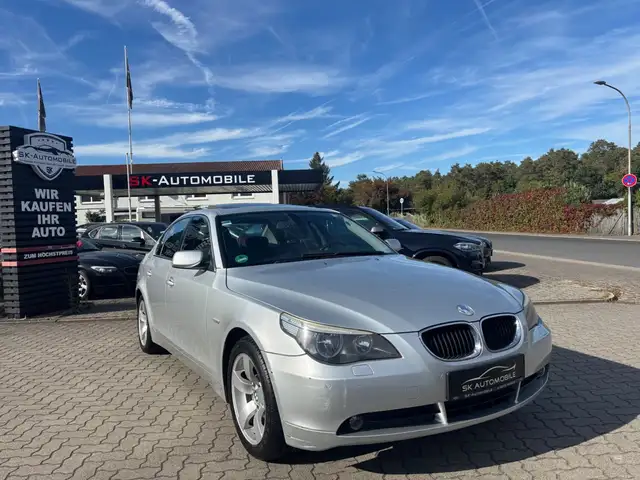 BMW 520 i 1.HAND-SHZG-PDC-GLASDACH-TEMPOMAT-TÜV NEU