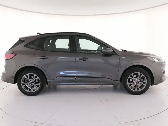 Ford Kuga view 3