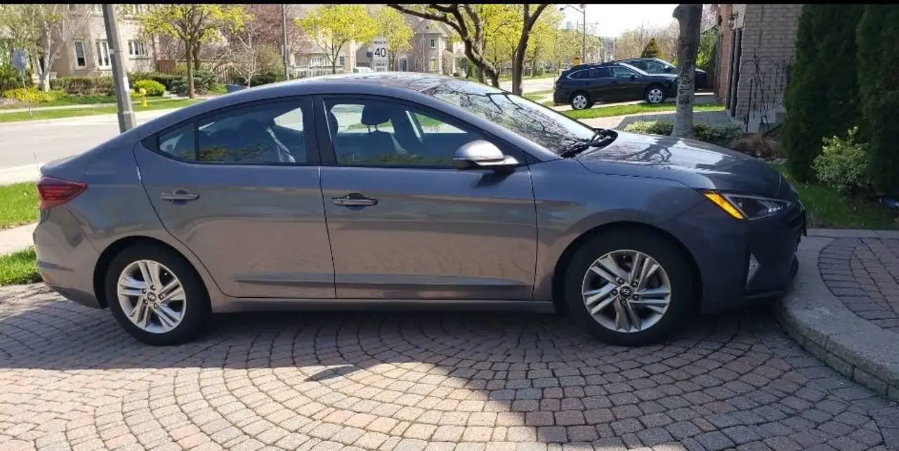 Hyundai ELANTRA снимка Hyundai ELANTRA