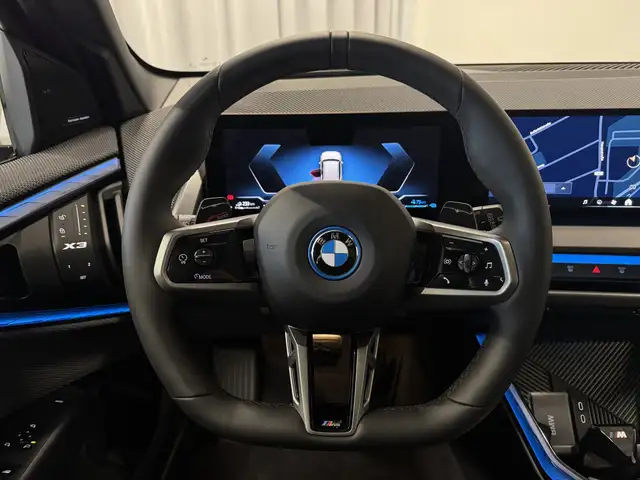 BMW X3 view 11