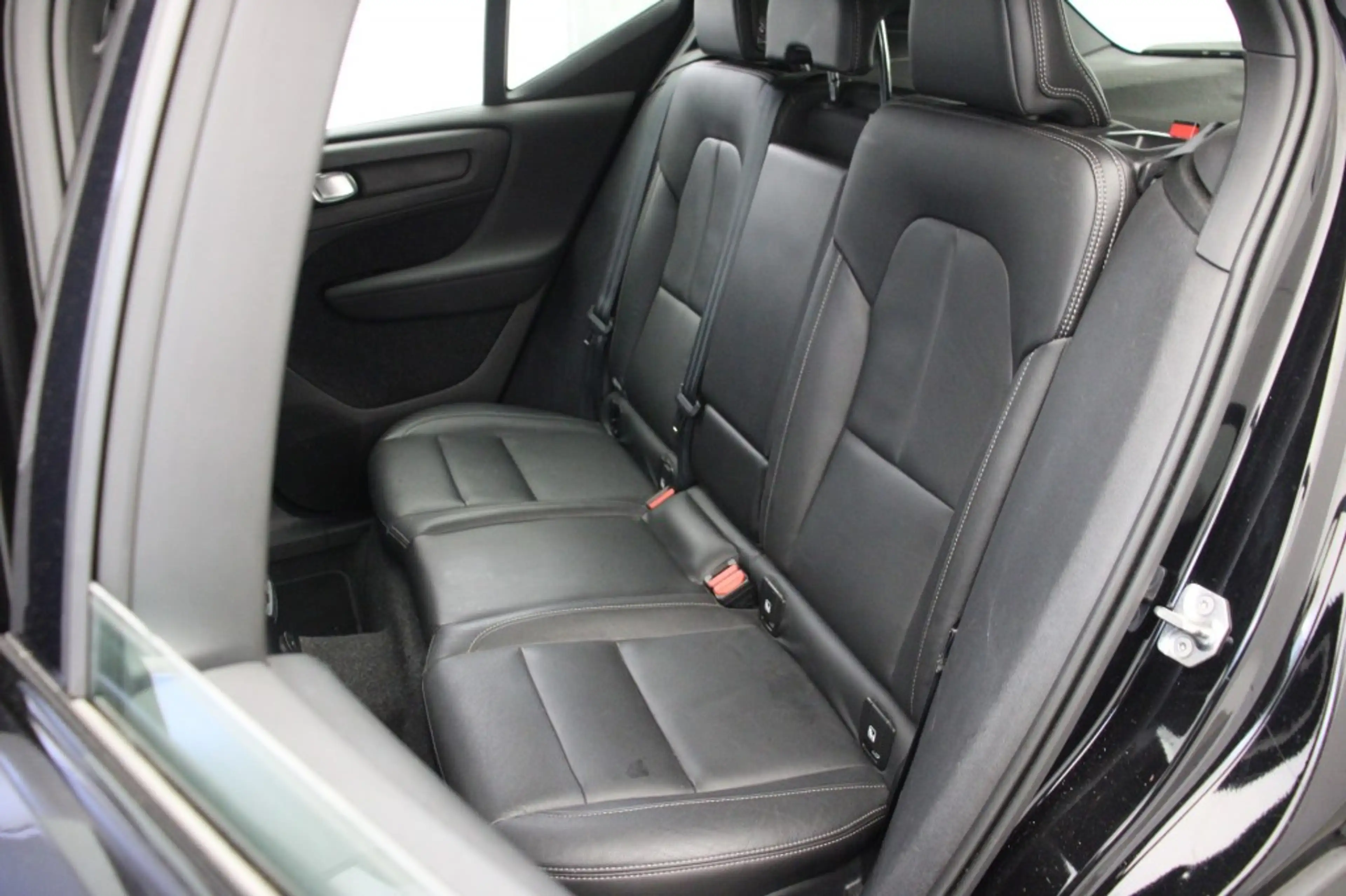 Volvo XC40 1.5 T4 Recharge R-Design - Digitaal Cockpit, Carpl — photo 12