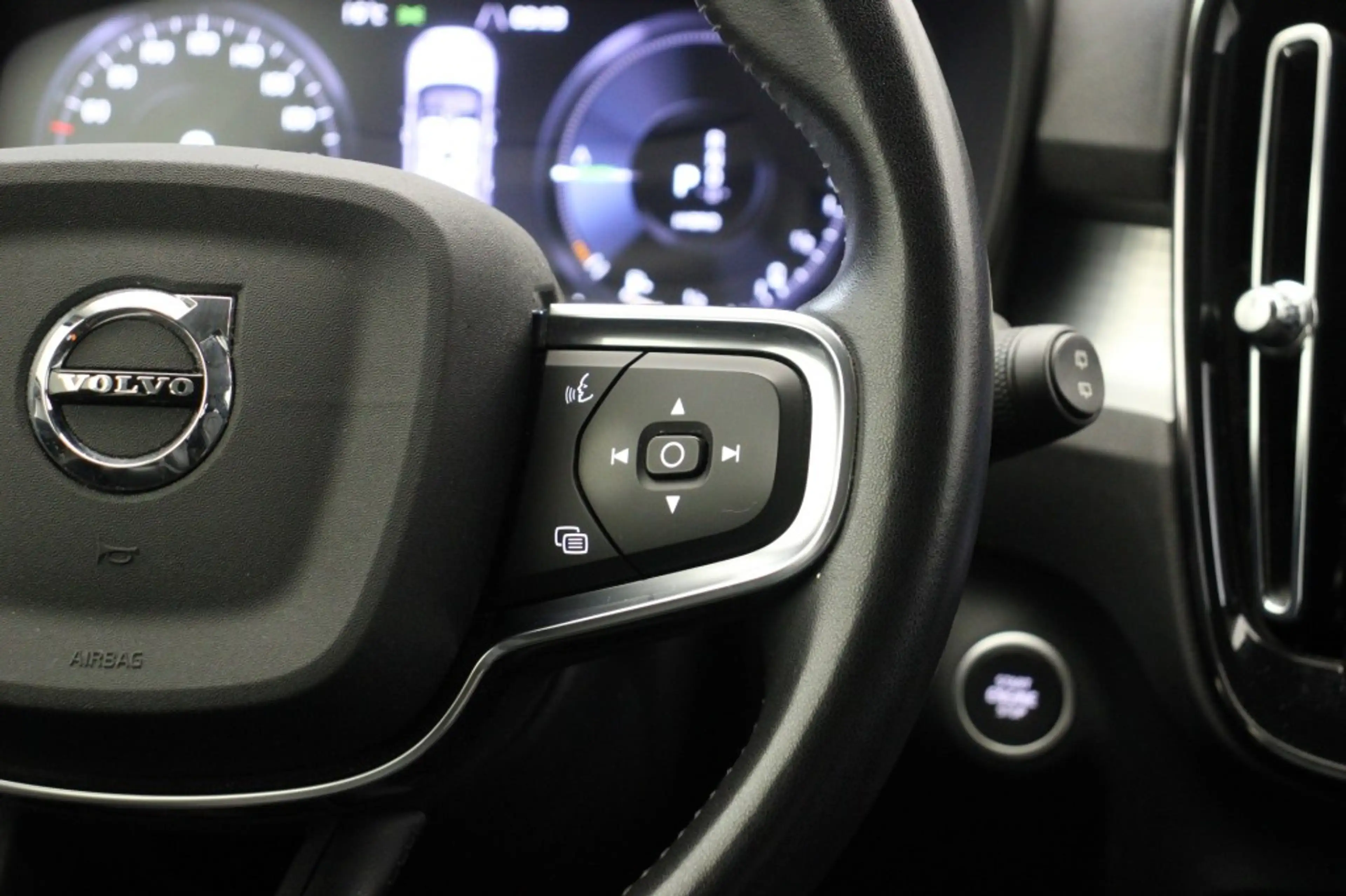 Volvo XC40 1.5 T4 Recharge R-Design - Digitaal Cockpit, Carpl — photo 25