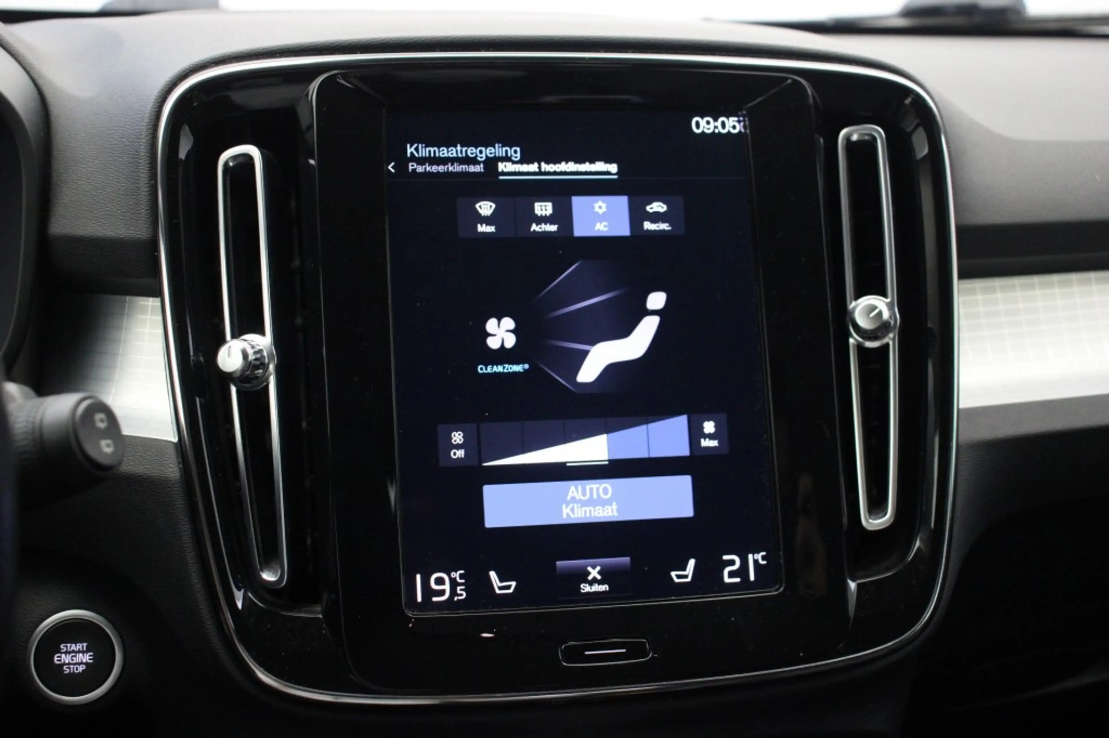 Volvo XC40 1.5 T4 Recharge R-Design - Digitaal Cockpit, Carpl — photo 29
