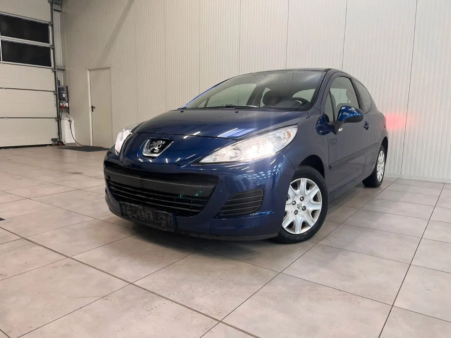 Peugeot 207 Tendance Blau - 1