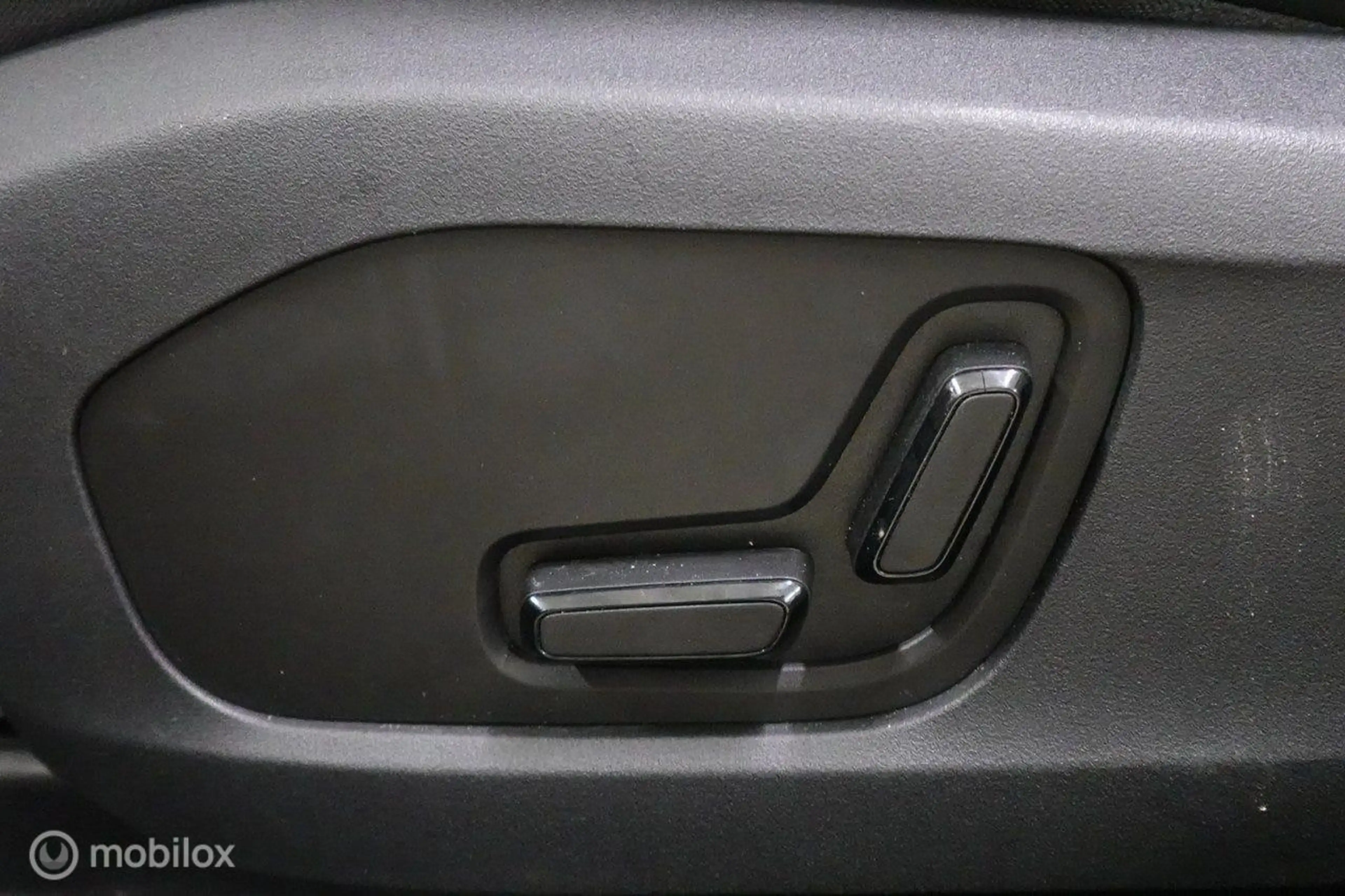 Polestar 4 Long Range Single motor Plus Pilot 100 kWh — photo 16