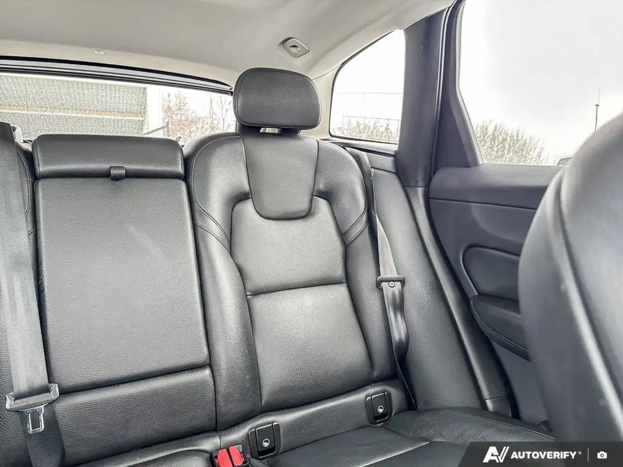 Volvo XC60 снимка Volvo XC60