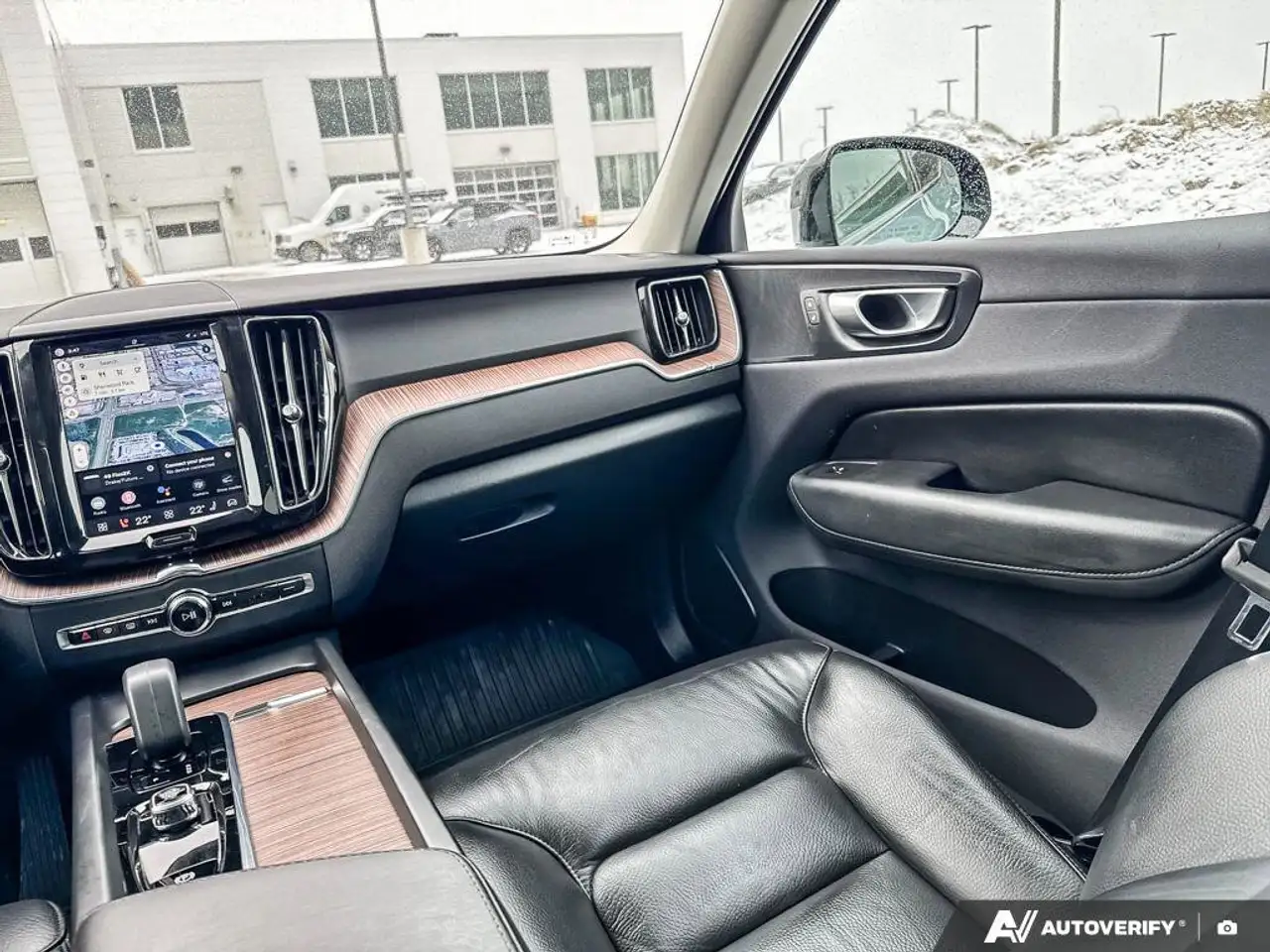 Volvo XC60 снимка Volvo XC60