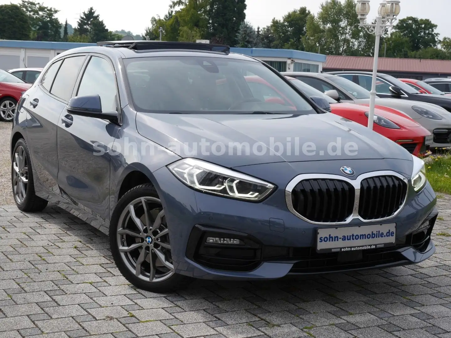 BMW 120 i Sport-Line Individual/Panorama/LED/RFK/AHK Grau - 2