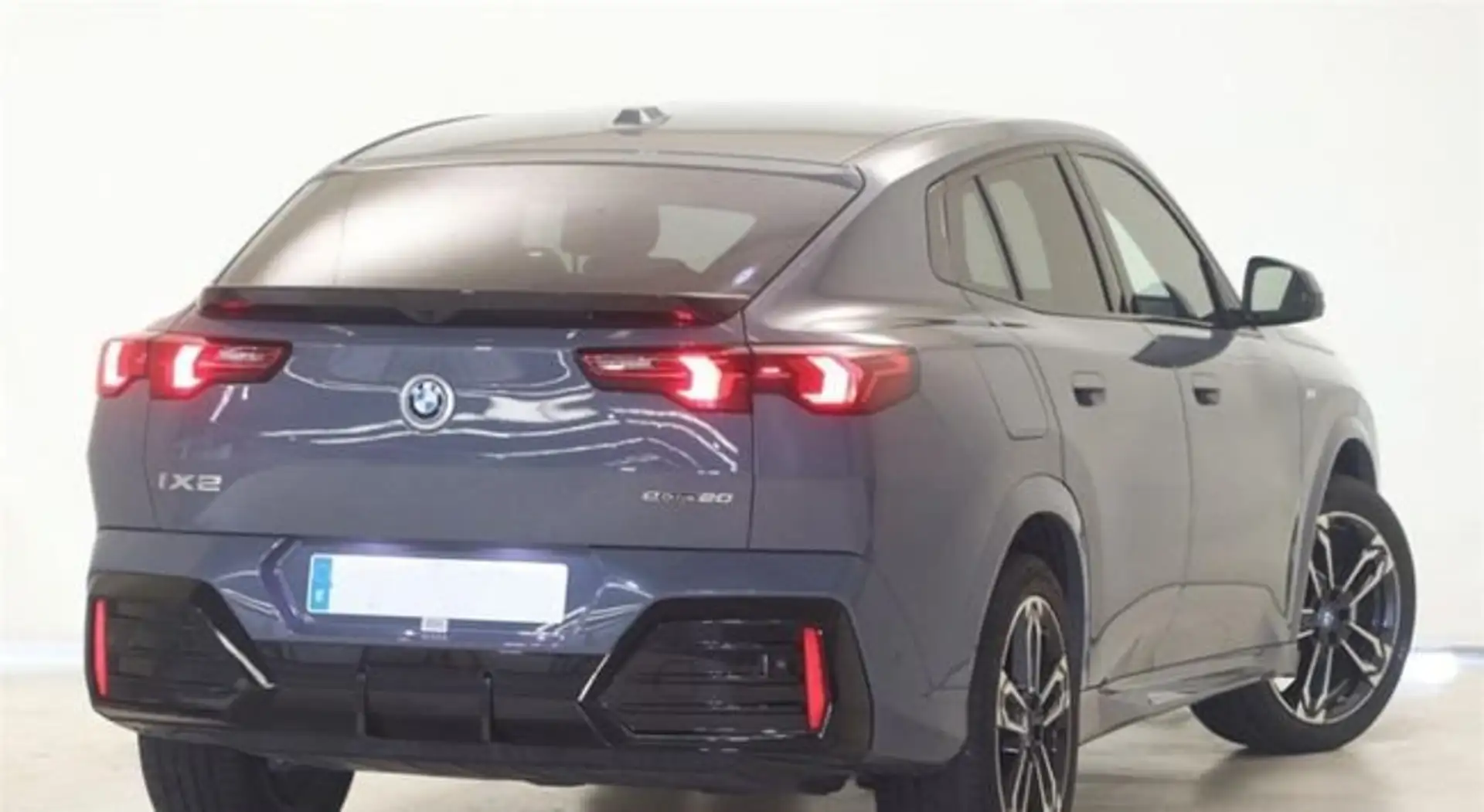 BMW X2 M 20 eDrive Sport Gris - 2