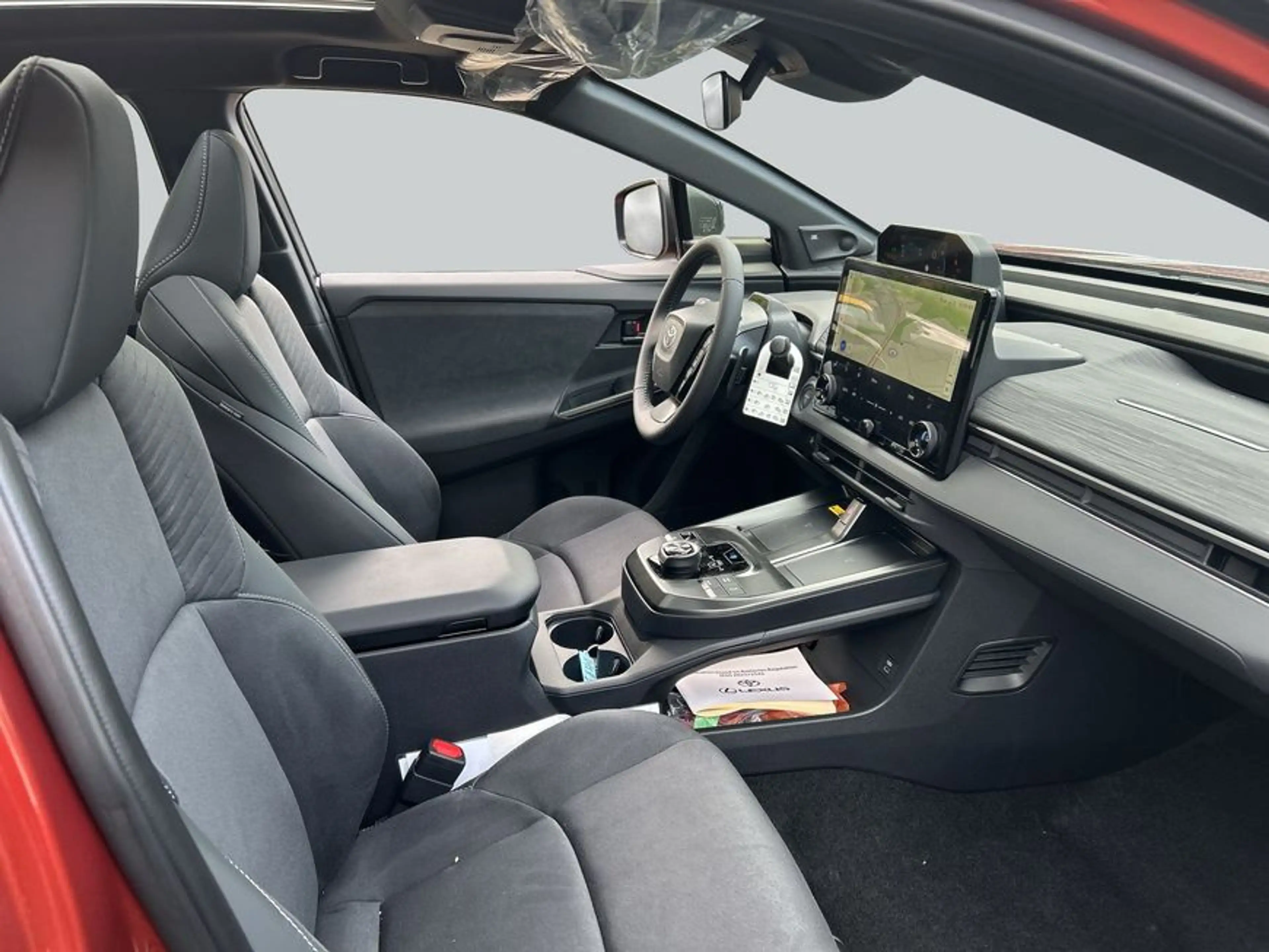 Toyota C-HR+ + AWD Lounge 342 PS — photo 13