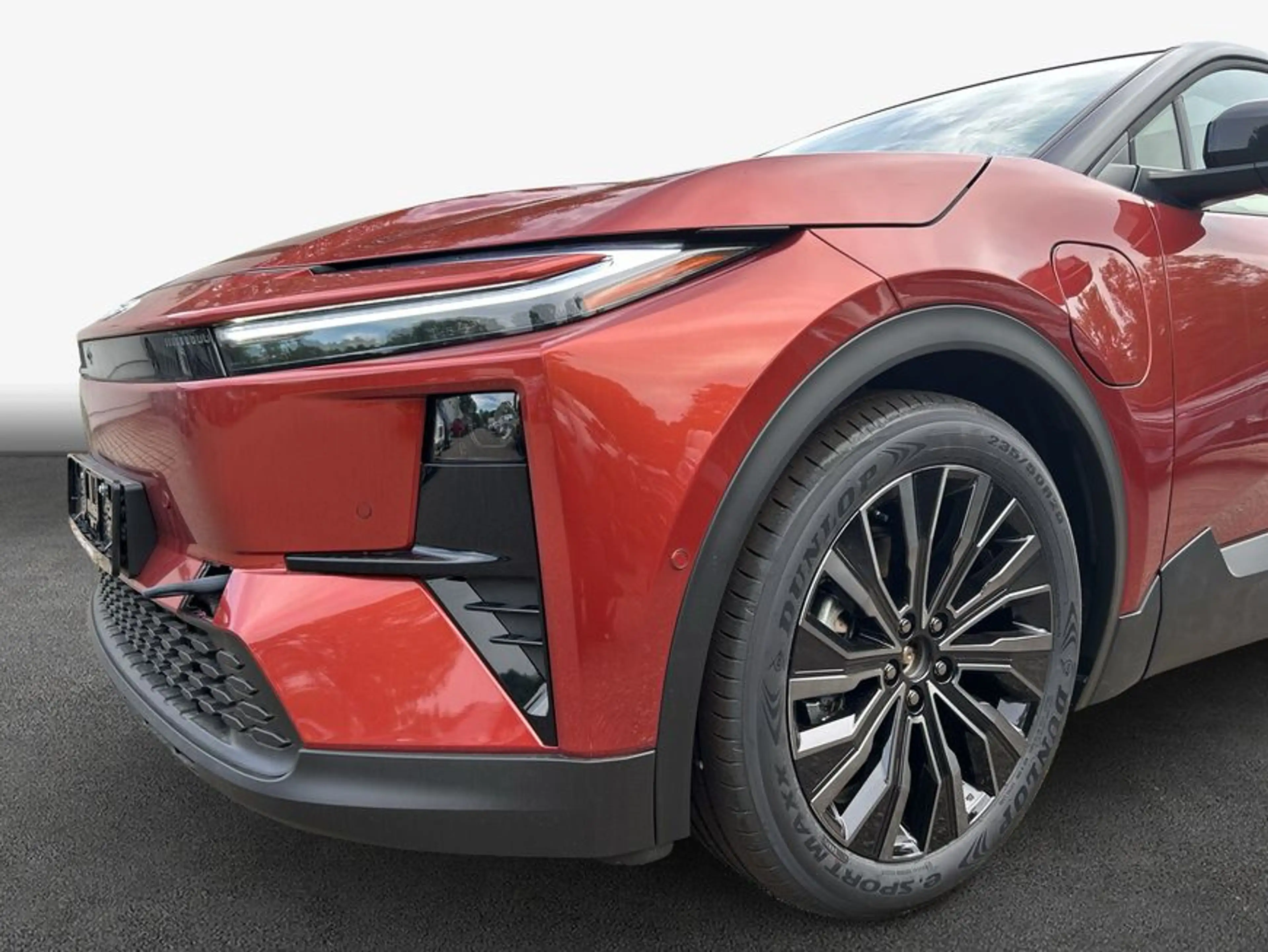 Toyota C-HR+ + AWD Lounge 342 PS — photo 7