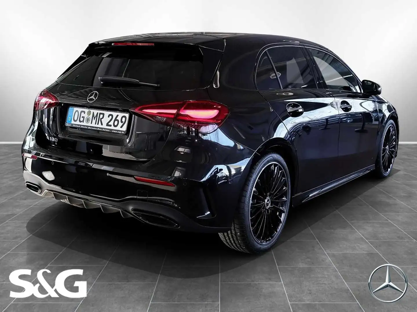 Mercedes-Benz A 180 AMG MBUX+360°+M-LED+Pano+Night+Totwink+DAB Schwarz - 2