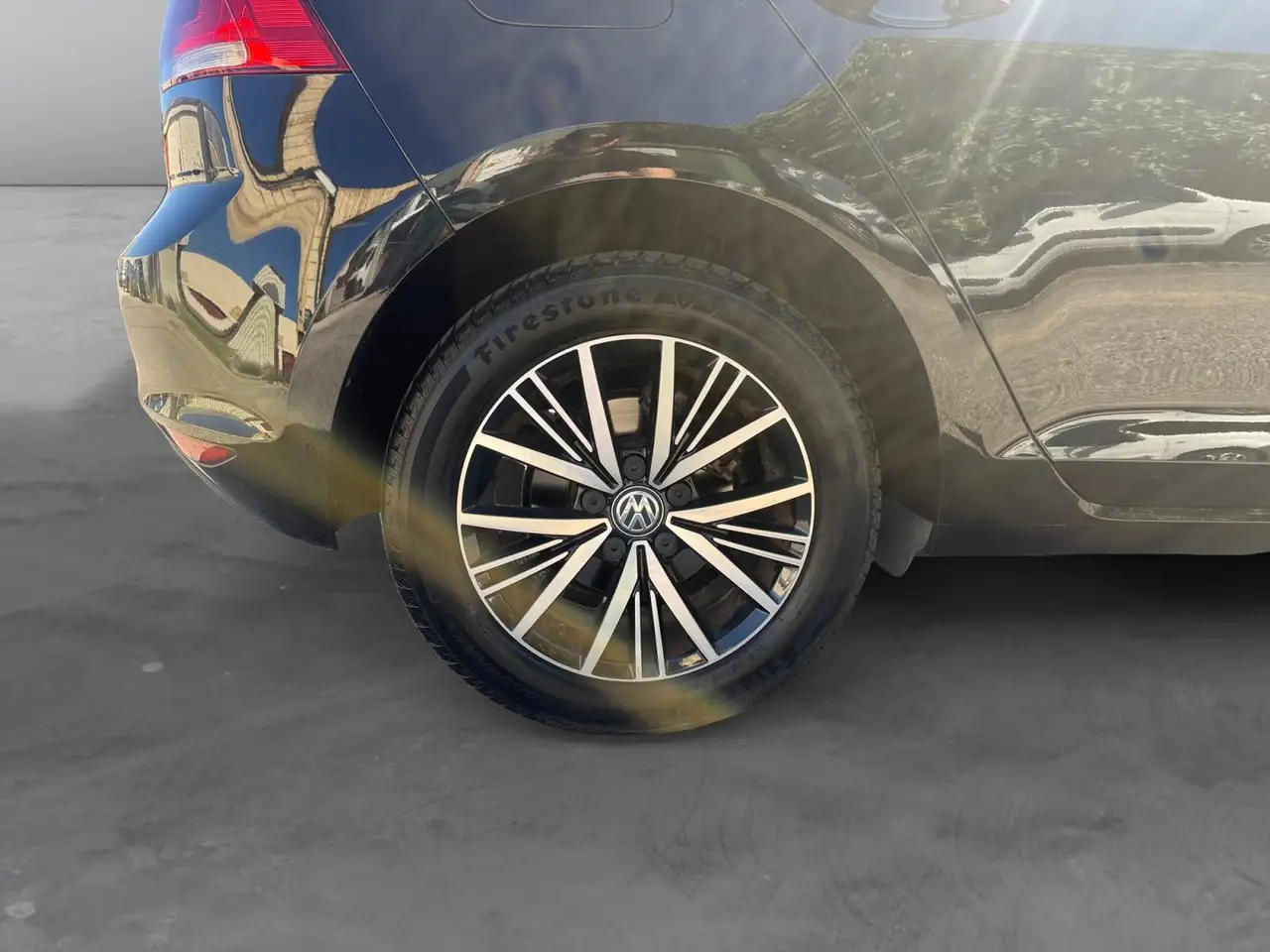 Volkswagen Golf Standard Model — photo 17