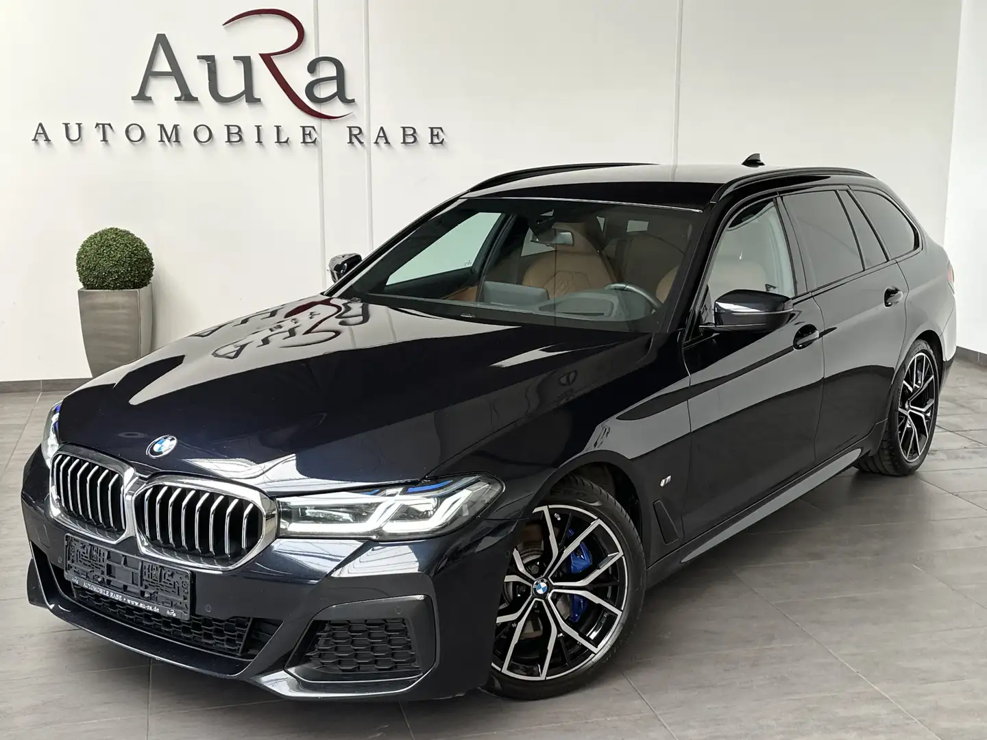 BMW 520 Touring M-Sport NAV+LASER+HEAD-UP+19ZO+KAMERA Schwarz - 2