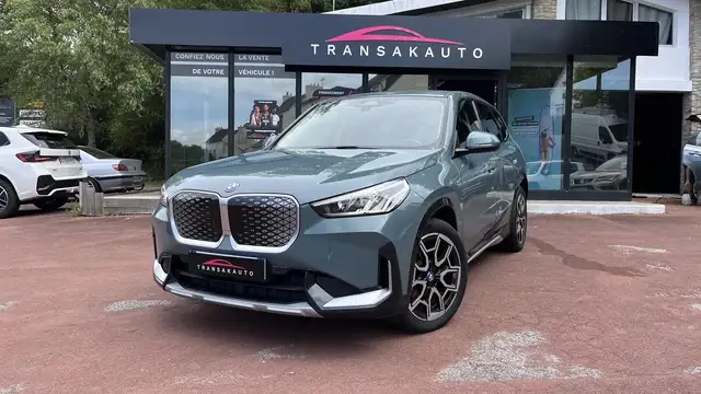BMW iX1
