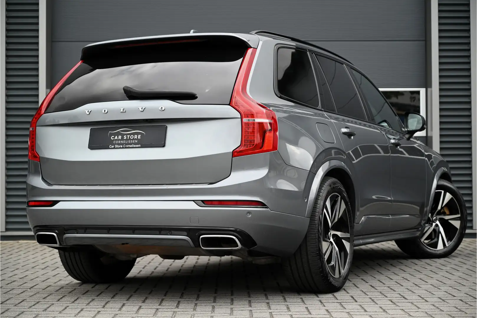 Volvo XC90 2.0 T8 AWD R-DESIGN / PANO / B&W / LUCHTVERING / H Gris - 2