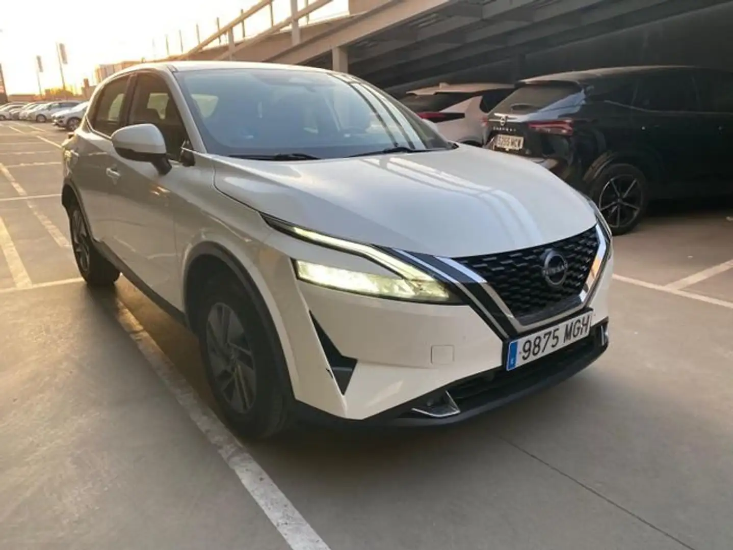 Nissan Qashqai DIG-T 103kW (140CV) mHEV 4x2 Acenta Blanco - 2