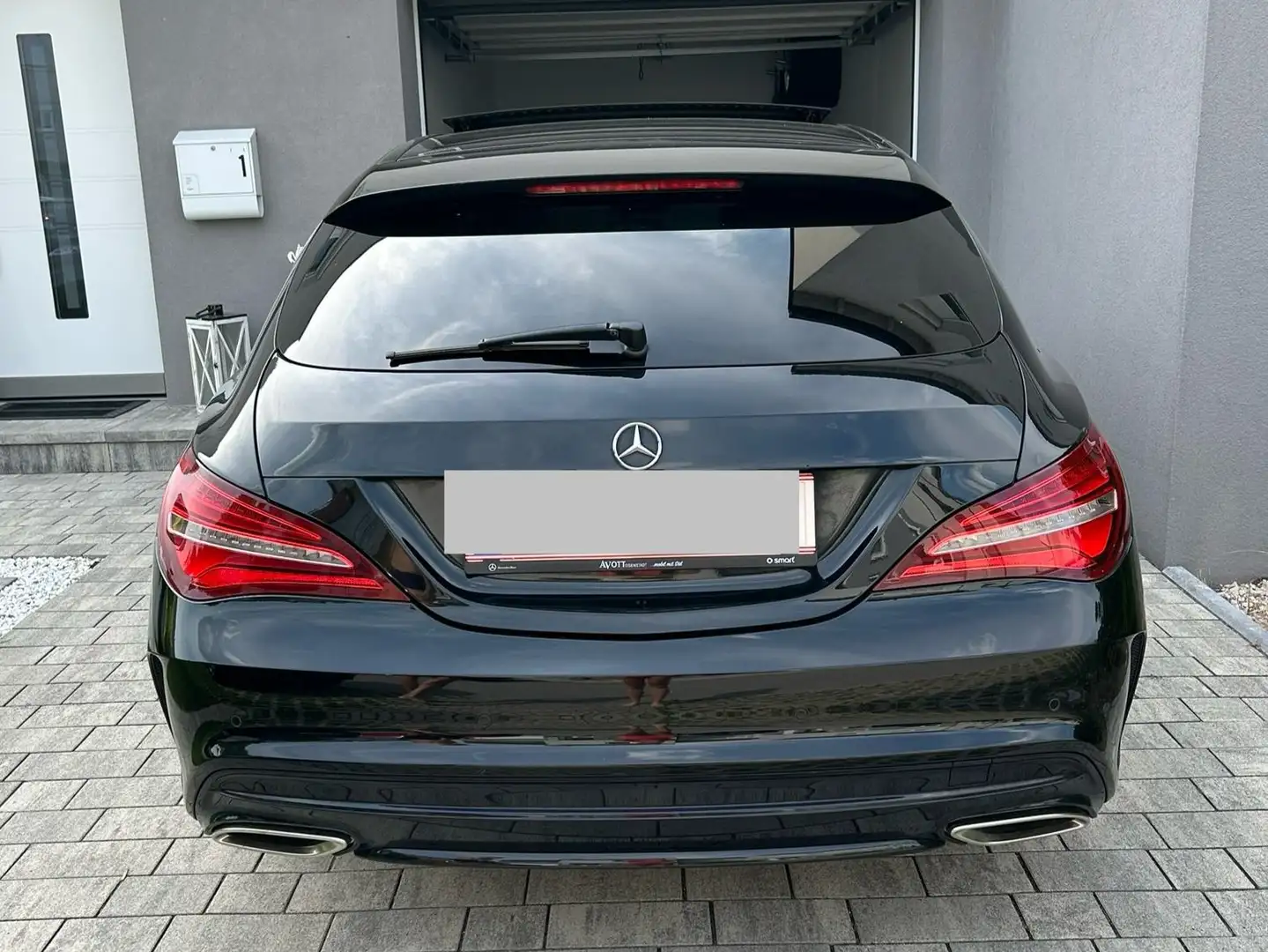 Mercedes-Benz CLA 200 d Shooting Brake 4MATIC Aut. AMG-Line Noir - 2