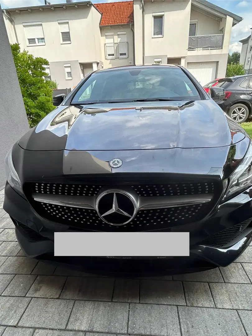 Mercedes-Benz CLA 200 d Shooting Brake 4MATIC Aut. AMG-Line Noir - 1