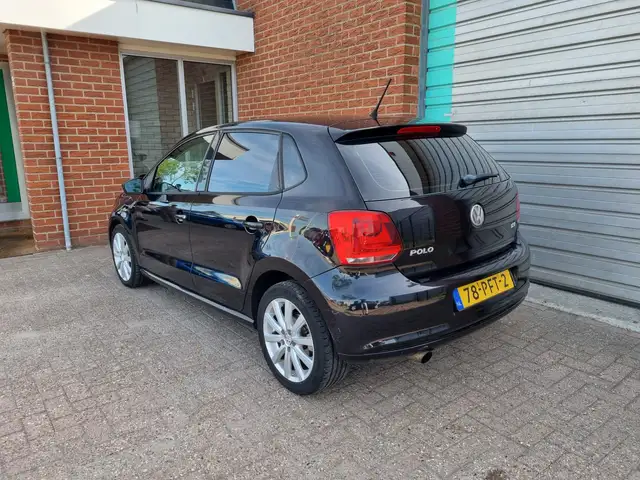 Volkswagen Polo view 3