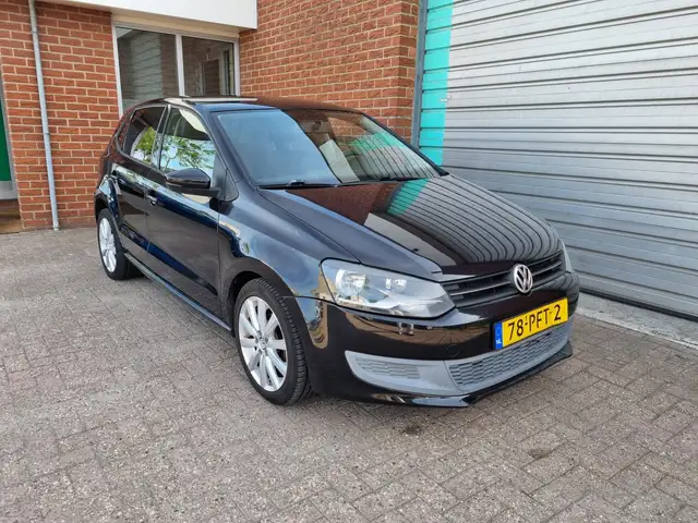 Volkswagen Polo view 2