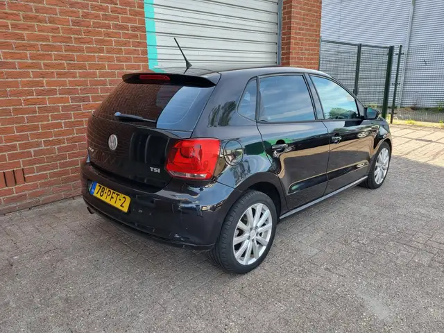 Volkswagen Polo view 4